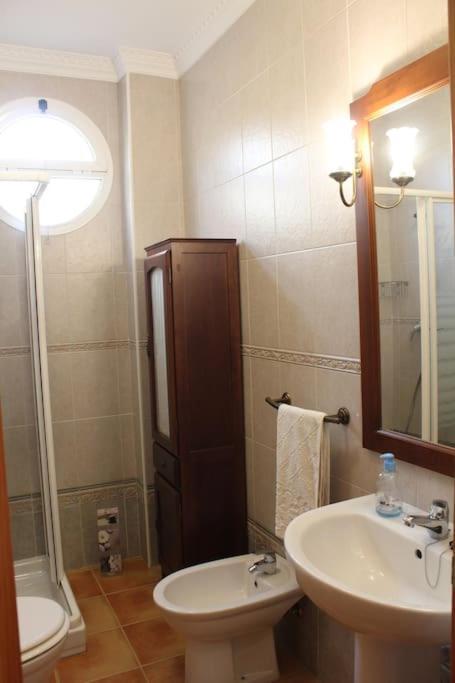 Casa 4 Dormitorios En 아야몬테 외부 사진